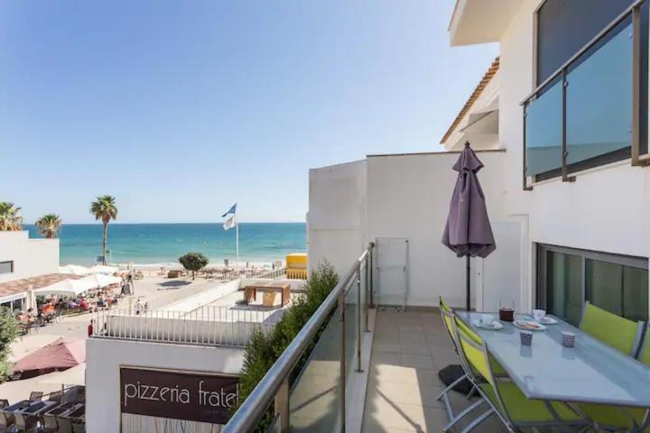 Apartamento Sobre A Praia Olhos de Agua  Exteriör bild